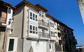 Apartamentos Mundaka Surf Camp